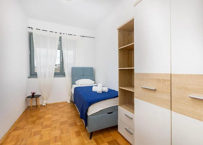 Apartman Dokic 3 *