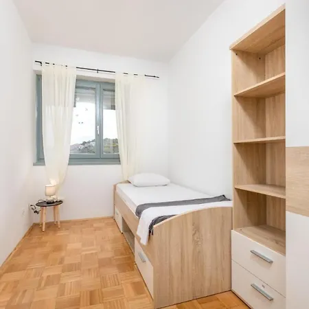Apartment Dokic 3 Vrbnik (Primorje-Gorski Kotar)